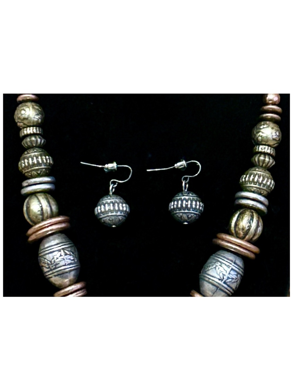 Fleur-de-Lis Multi-Tone Statement Necklace & Earring Jewelry Set. - Picture 6 of 14